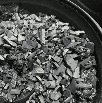 A láthatatlan szűk keresztmetszet a szilícium-karbid növekedésében: Miért váltja fel a hagyományos port a 7N tömeges CVD SiC nyersanyag?